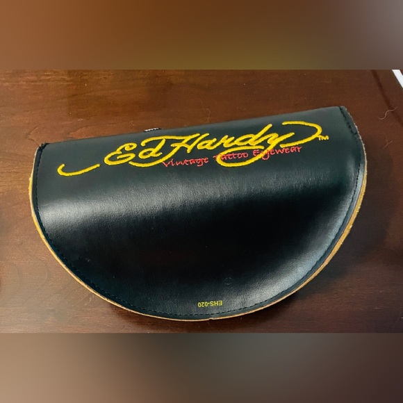 Ed Hardy Black VINTAGE Women's Sunglasses! - Picture 11 of 16